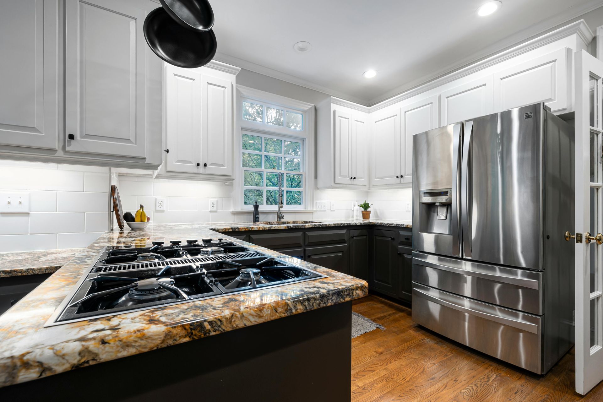 Cabinet refinishing expert in Reading, PA  19606 19610 19604 