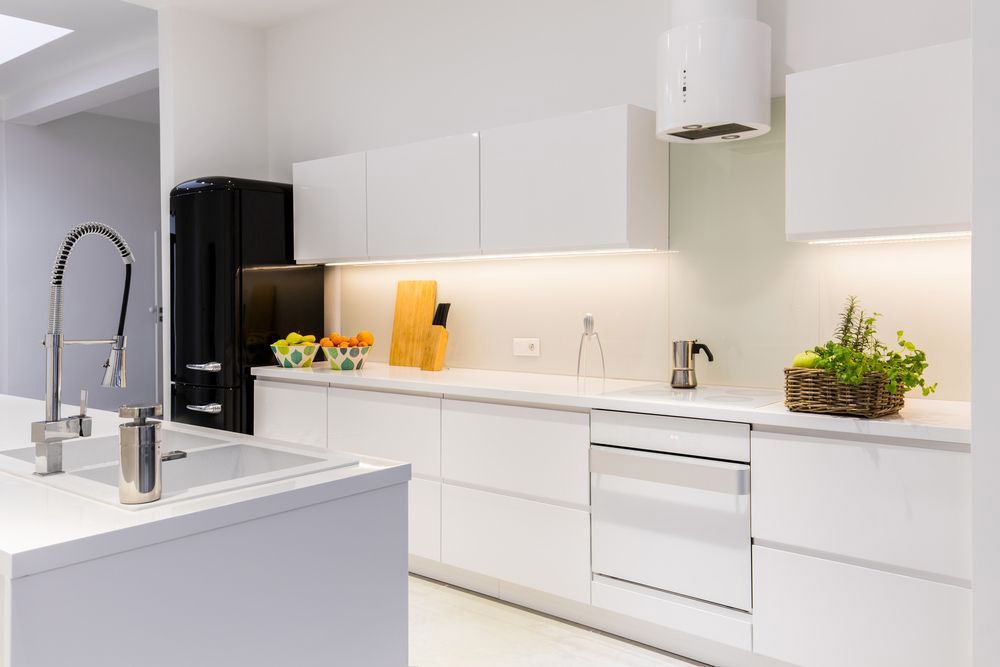 White Flat Pack Kitchen And Cabinets