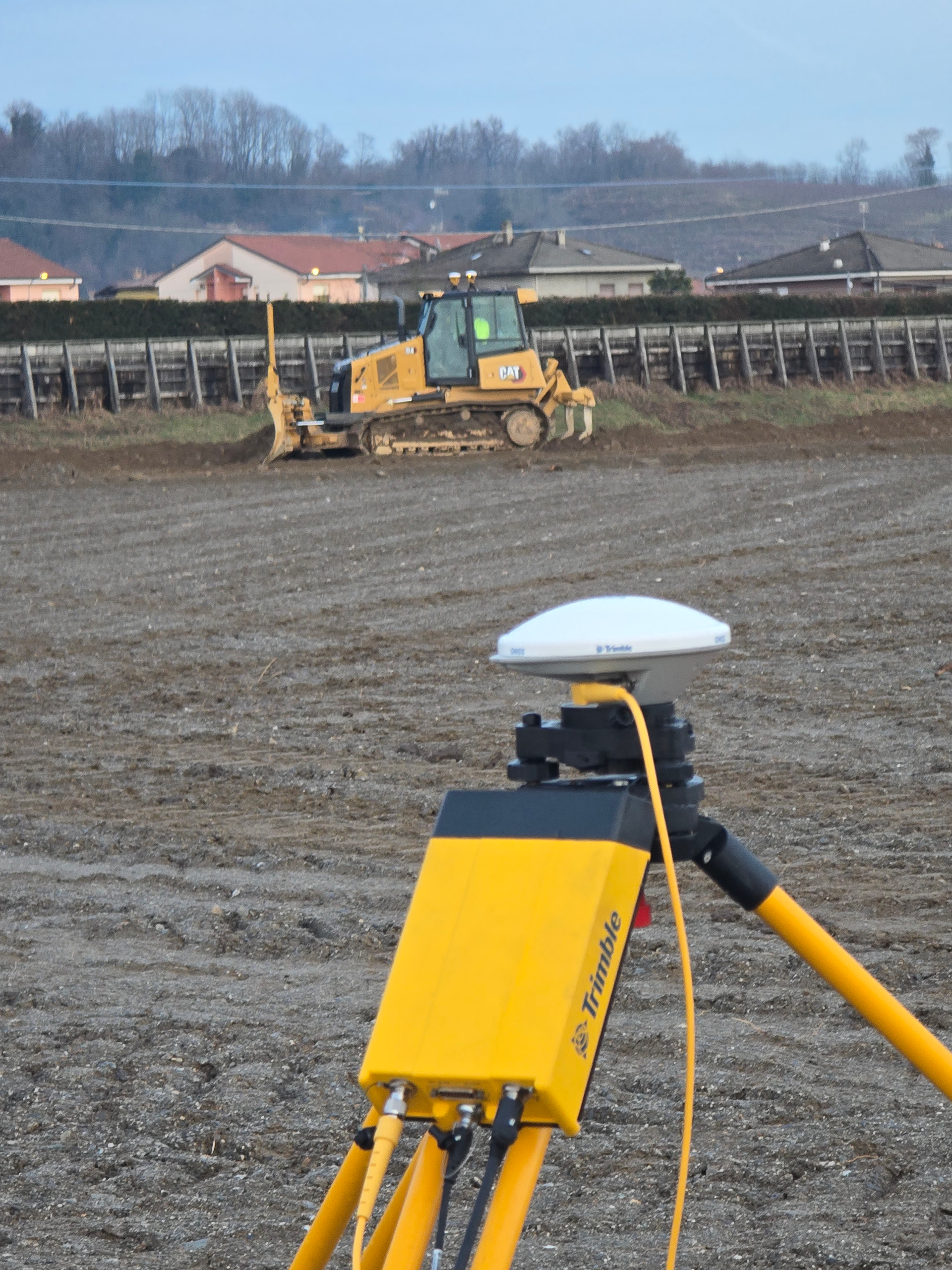 sistema di controllo GPS per livellamento automatico del terreno da progetto compiuterizzato 
