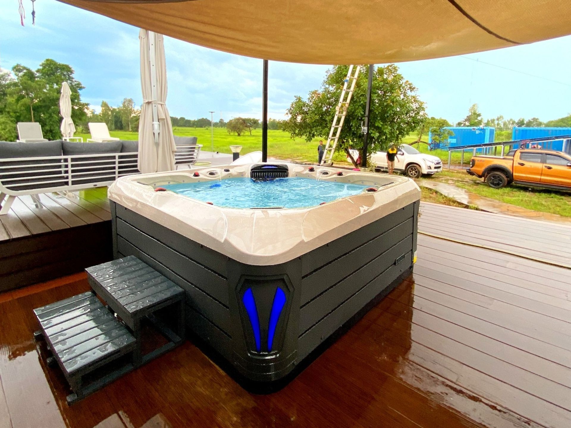 Q&G outdoor hot tub on a wooden terrace in Renu Nakhon District, Nakhon Phanom