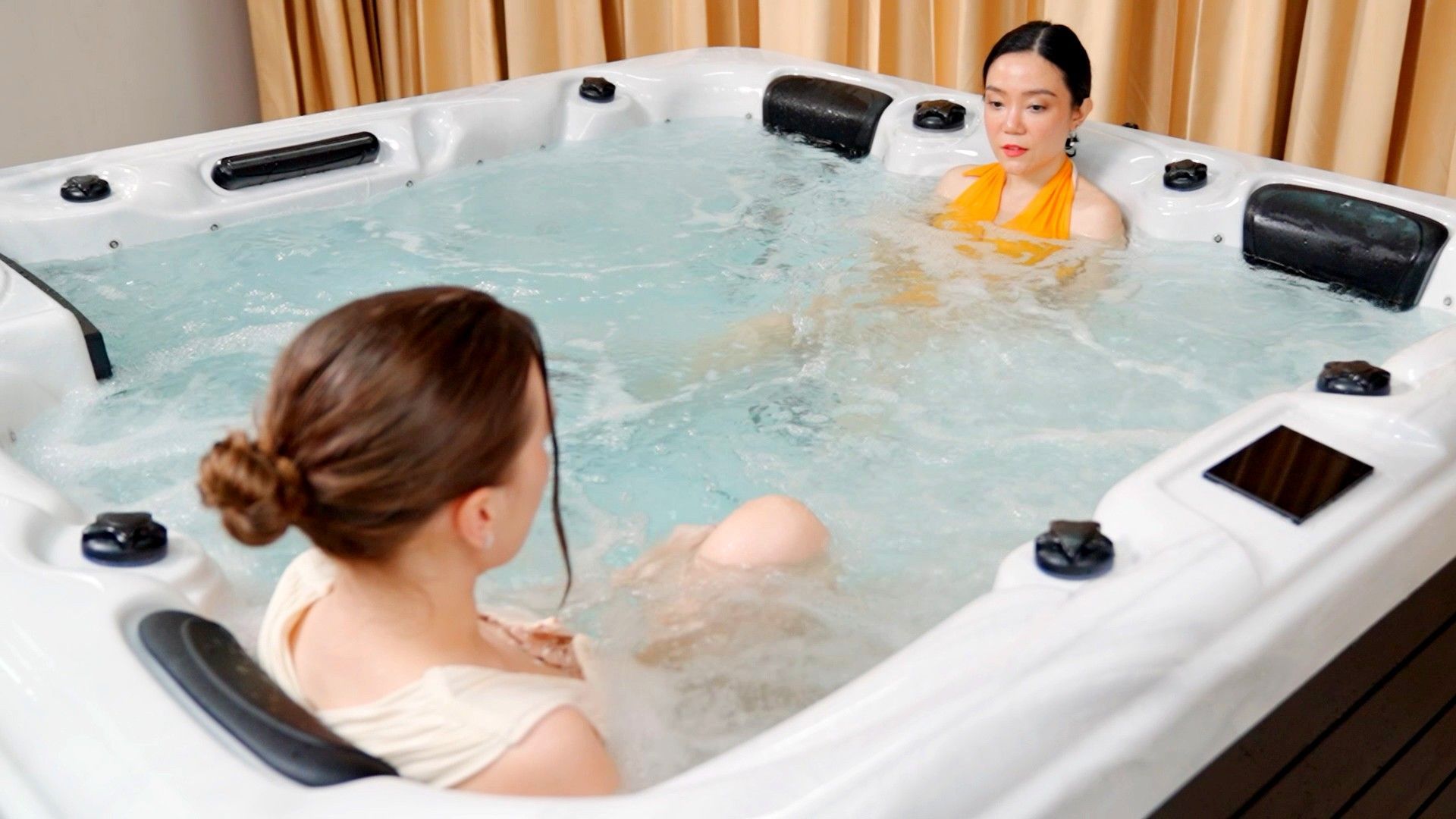 Benefits of Built-In Hot Tub Heaters | Outdoor Hot Tubs