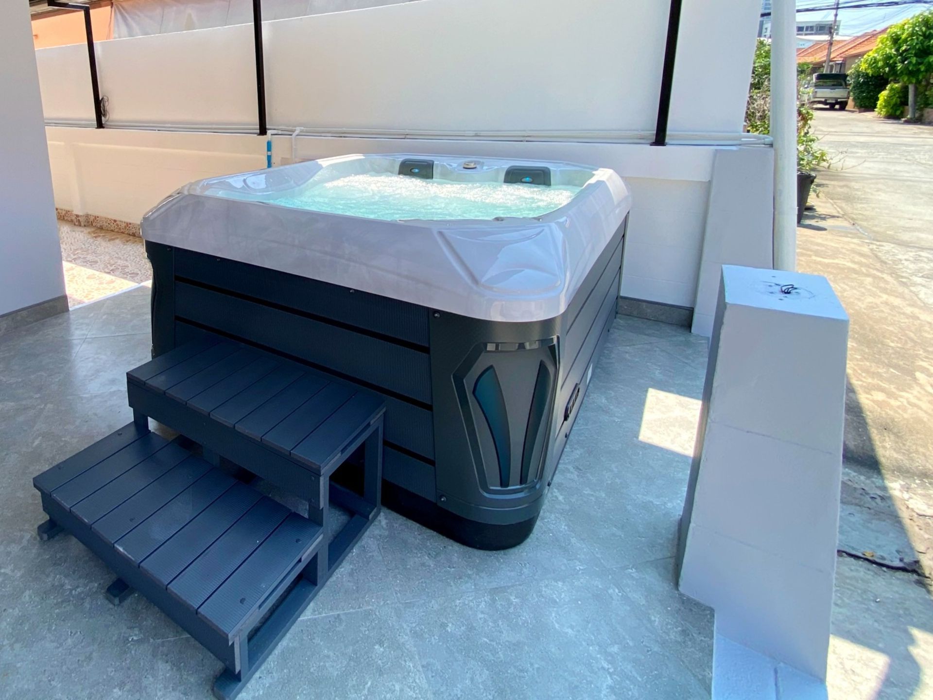 Q&G outdoor hot tub positioned at the front of a house in Pattaya, Banglamung, Chon Buri