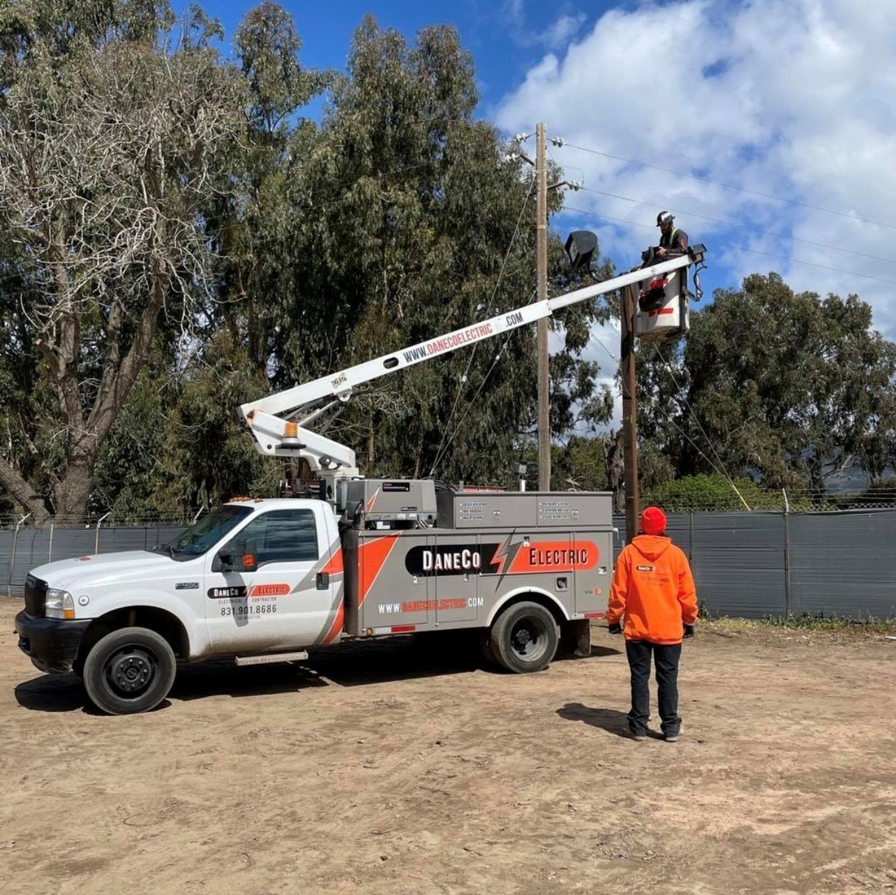 Electrical box - Temporary power services in Salinas, CA Electrical box - Temporary power services in Salinas, CA