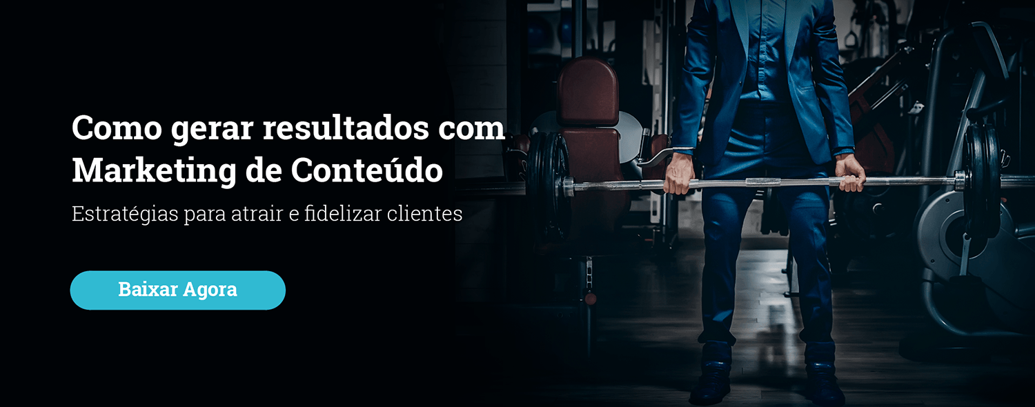 homem ao fundo e cta de material sobre marketing de conteúdo