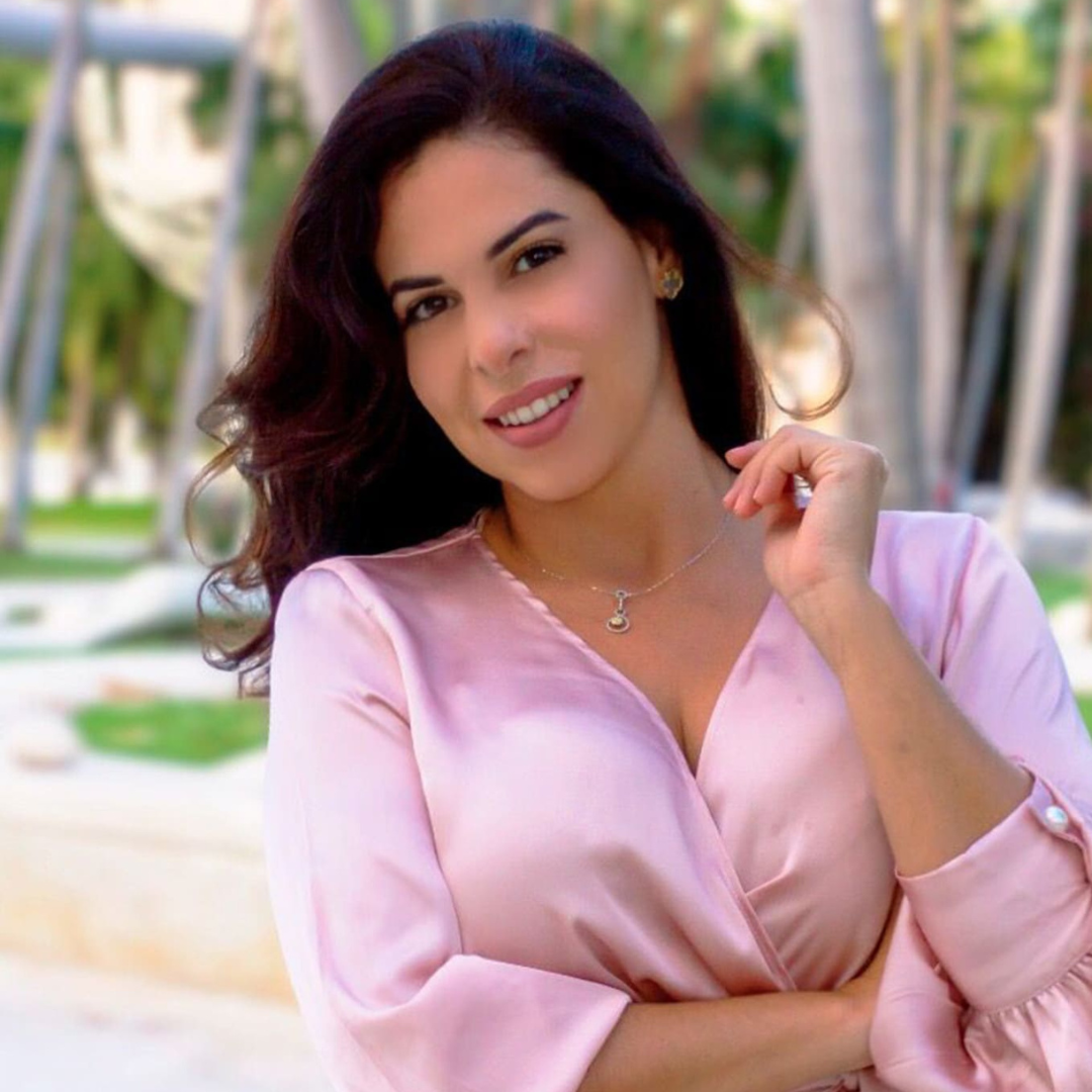 Zena Asfour Realtor Headshot