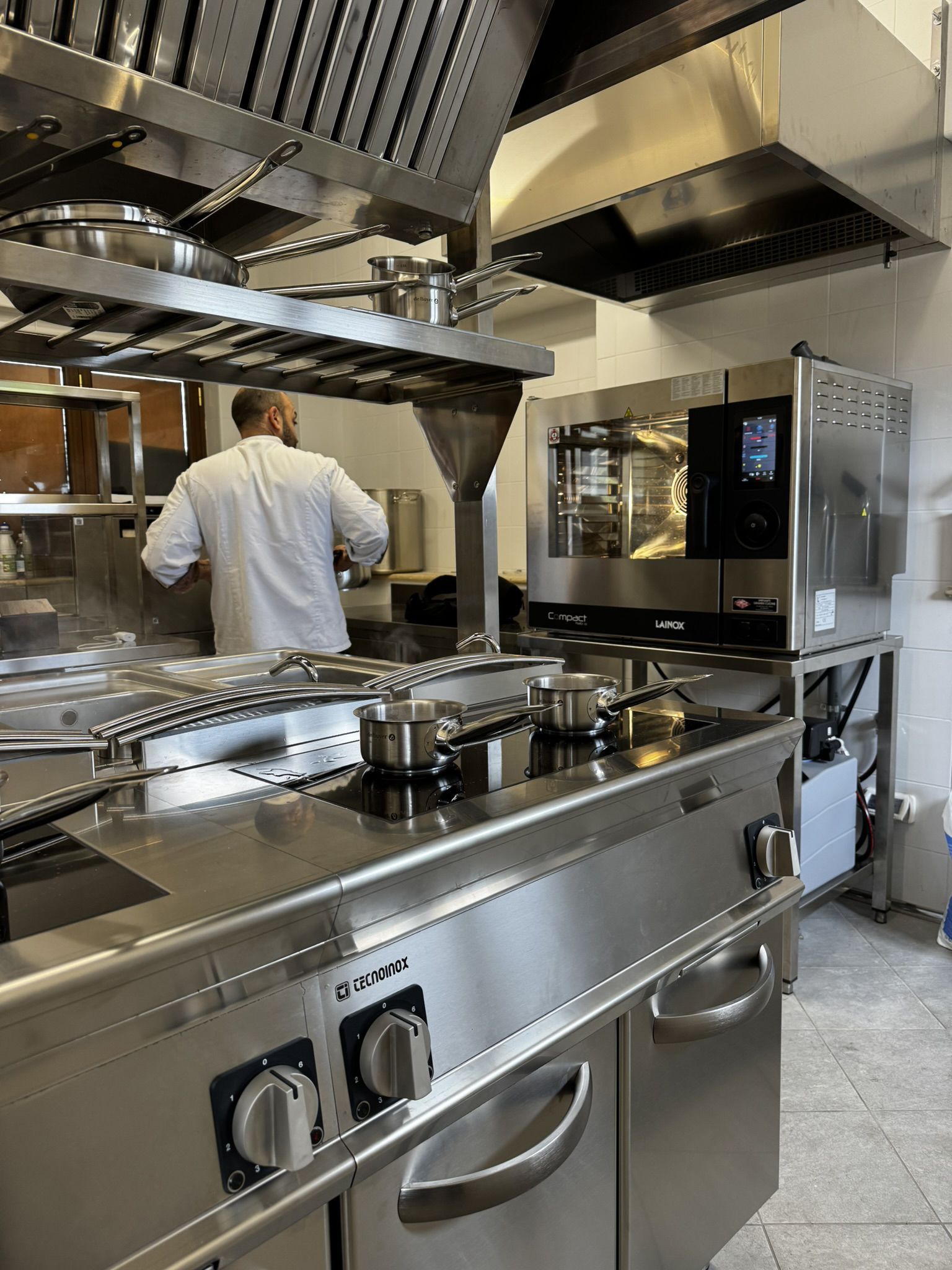 cucina centrale tecnoinox e forno lainox Roma
