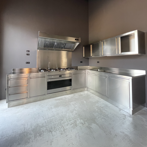 xcucina domestica su misura in acciaio ino
