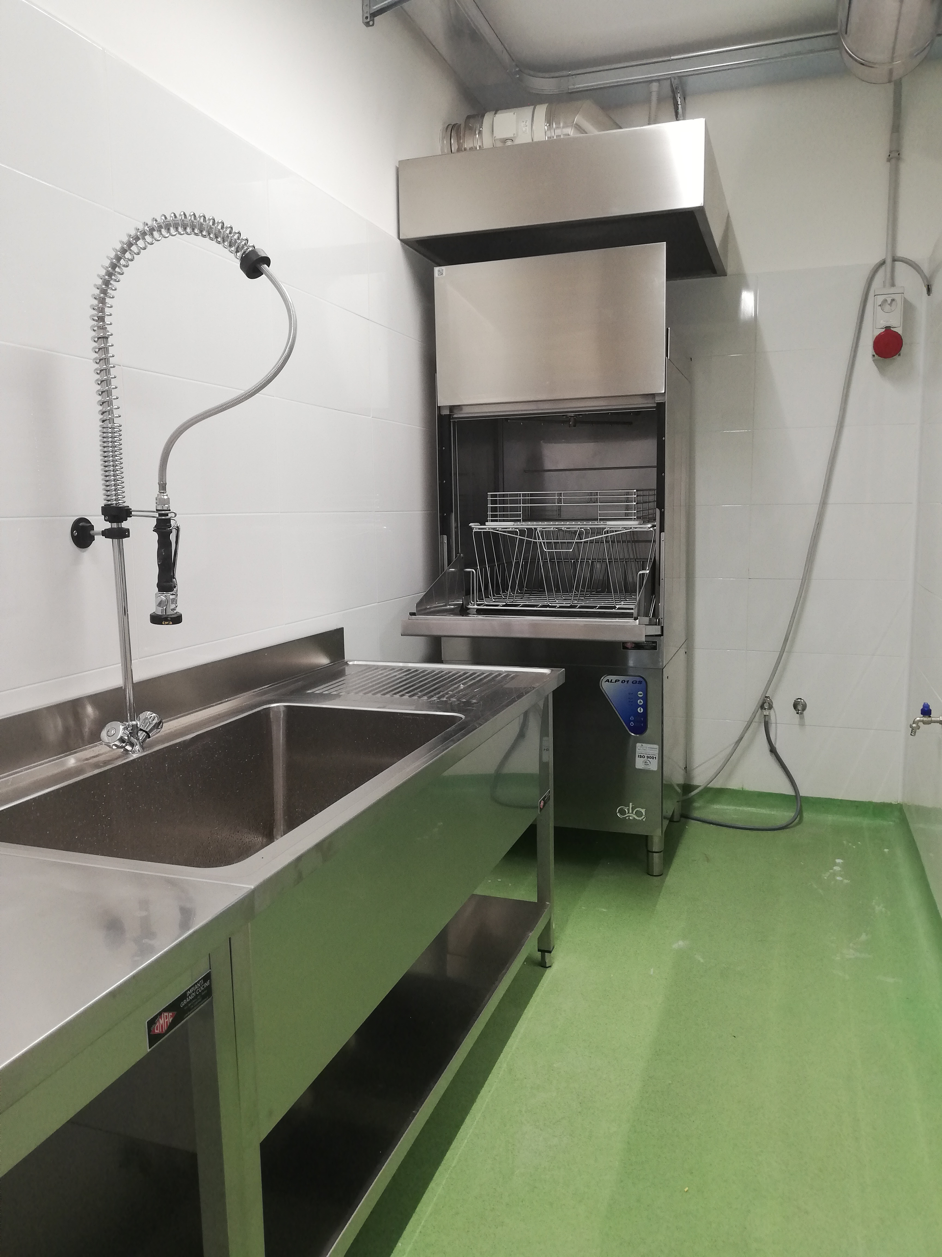 lavaggio completo con attrezzature per la ristorazione a Roma