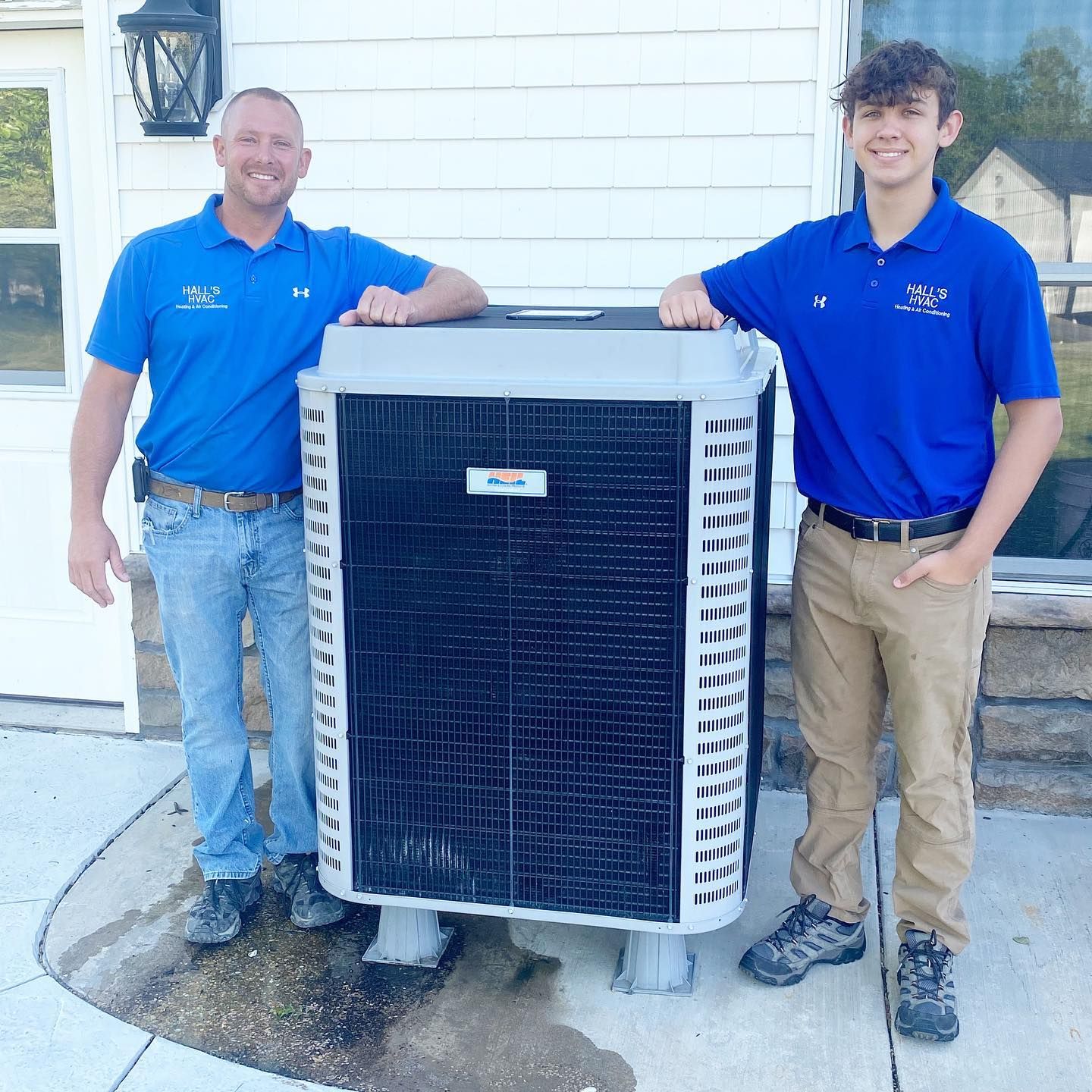 10-gallery-image-hvac-techinicians.jpg