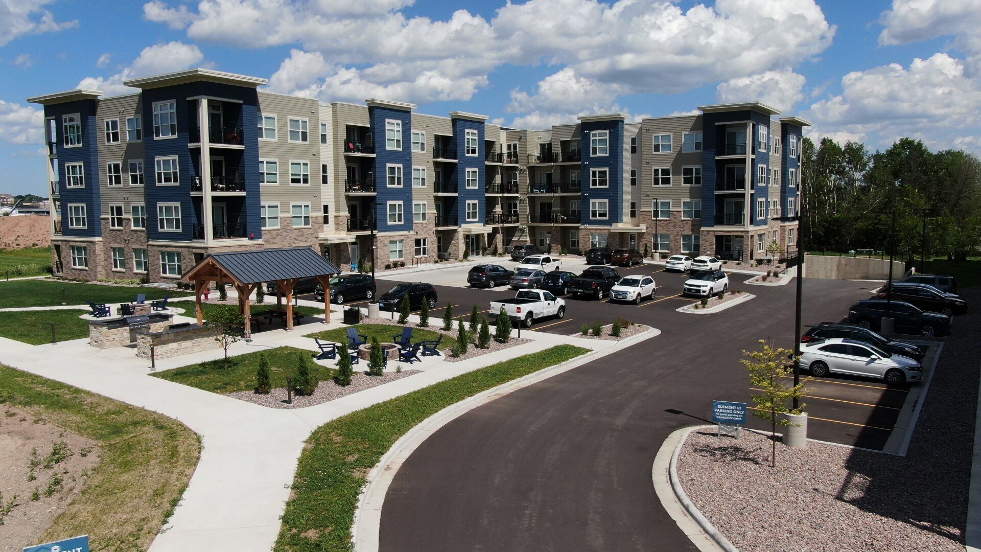 Photos The ELEMENT Apartments