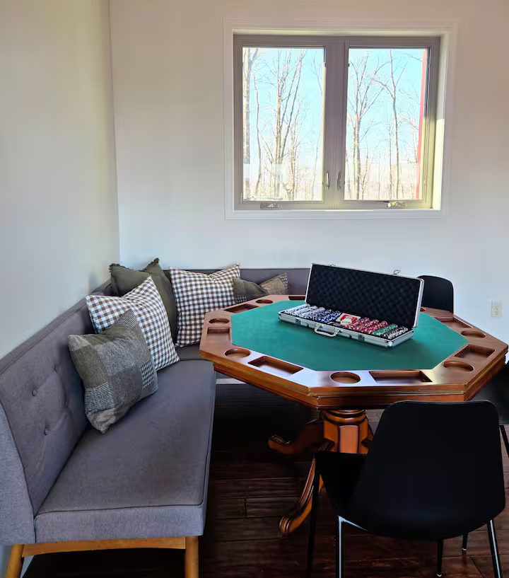 Poker Table