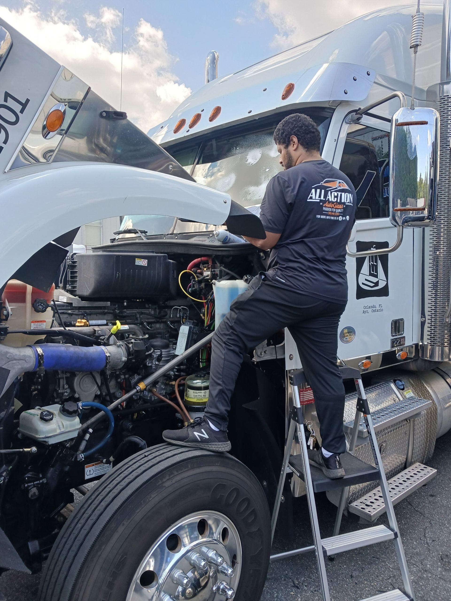 Mobile fleet glass repair in Charlotte Mobile fleet glass repair in Charlotte
