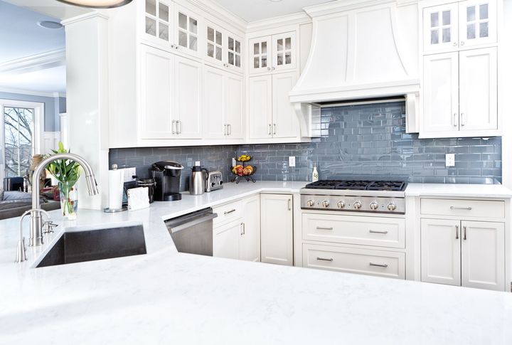 Putting Porcelain Plate | Diamond Bar, CA | Professional Tile Installation Putting Porcelain Plate | Diamond Bar, CA | Professional Tile Installation