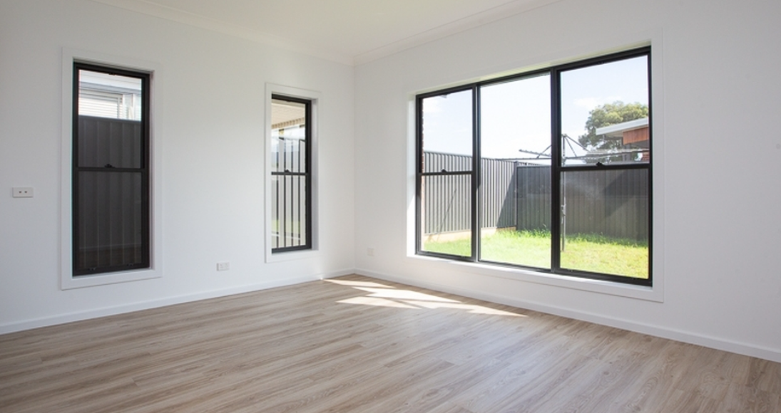 Double hung brown windows — Double Hung Windows in Tamworth, NSW