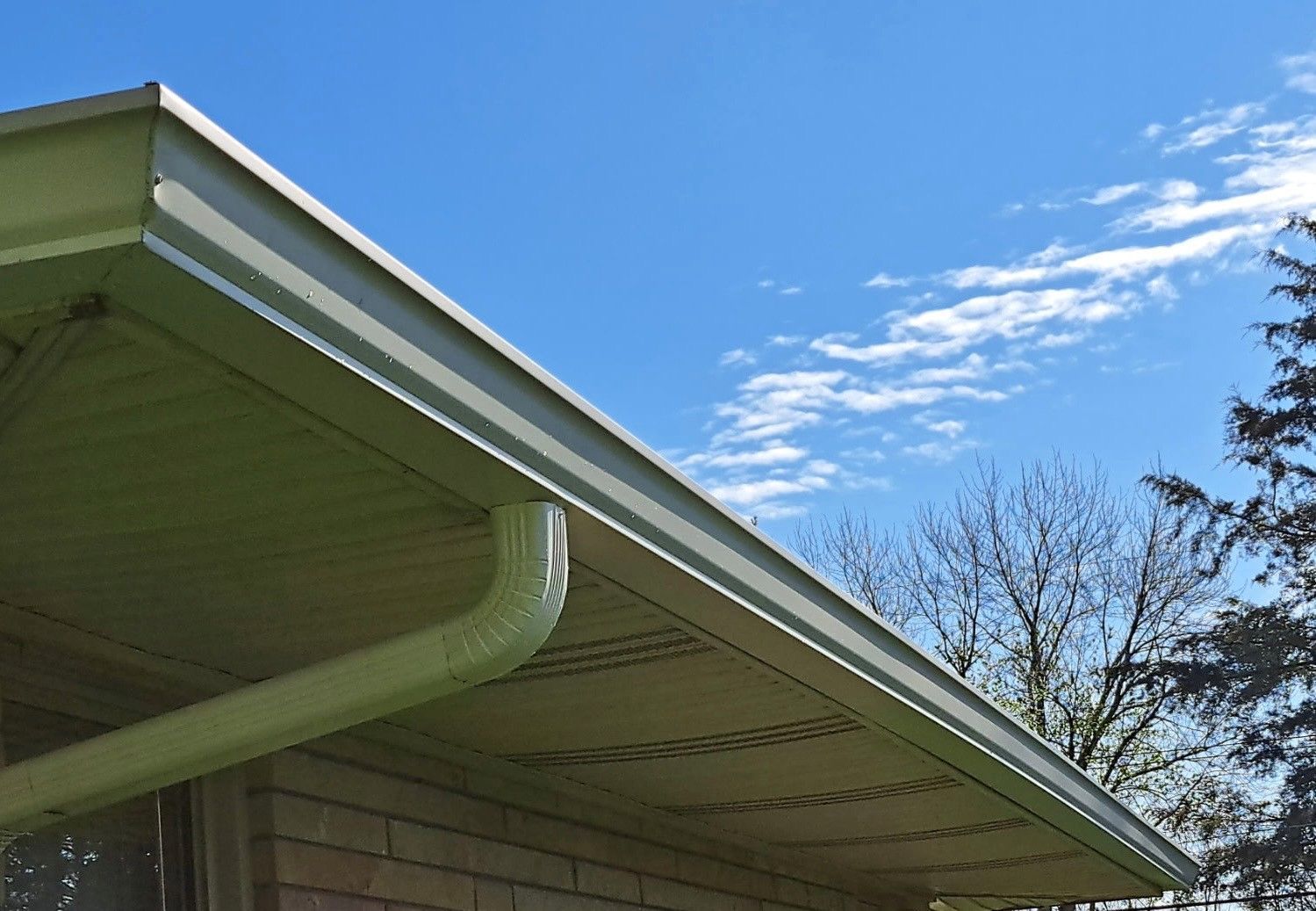 Gutter — Indianapolis, IN — Rain-Flow Gutters Gutter — Indianapolis, IN — Rain-Flow Gutters