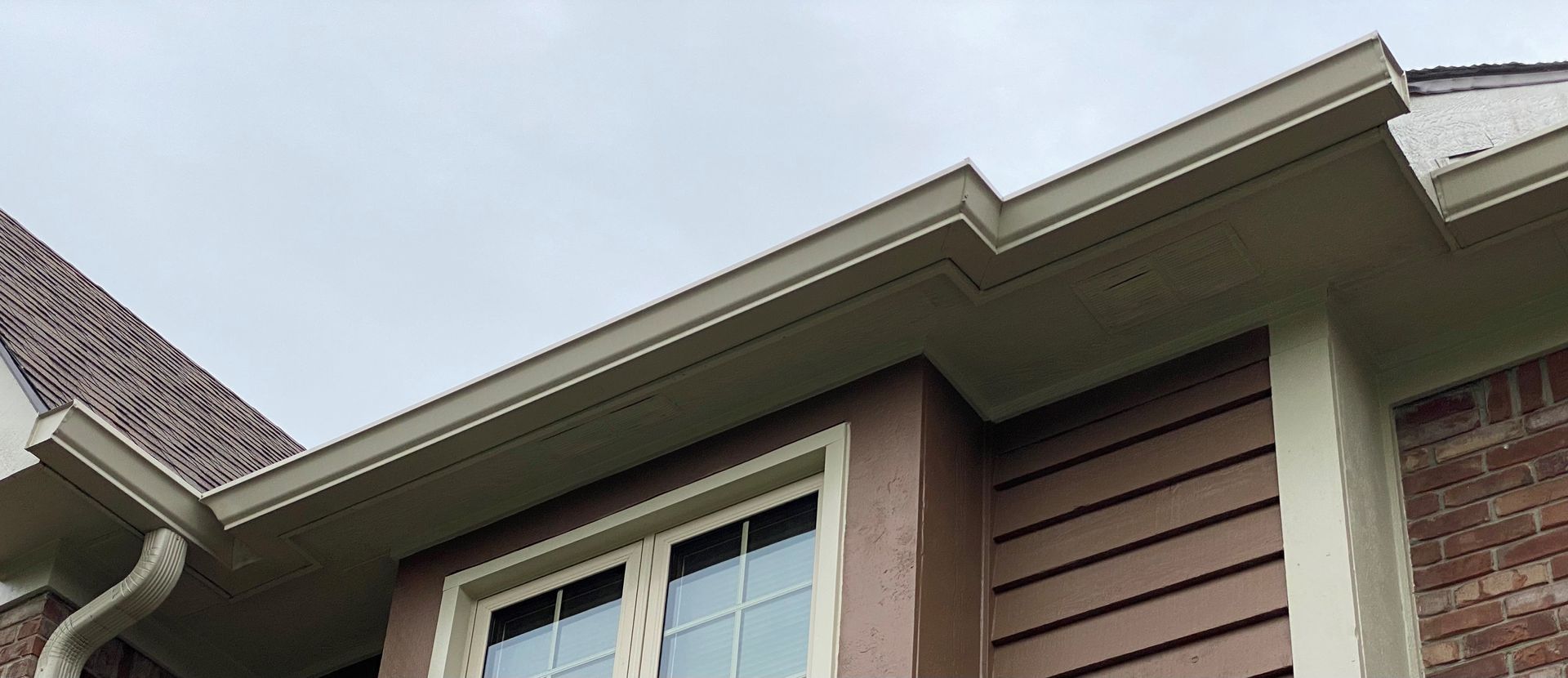Gutter — Indianapolis, IN — Rain-Flow Gutters Gutter — Indianapolis, IN — Rain-Flow Gutters