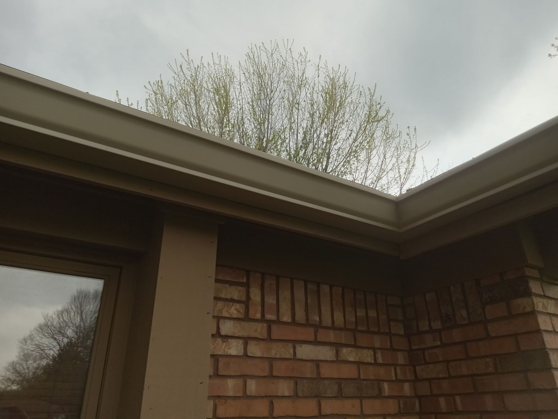 Gutter — Indianapolis, IN — Rain-Flow Gutters Gutter — Indianapolis, IN — Rain-Flow Gutters