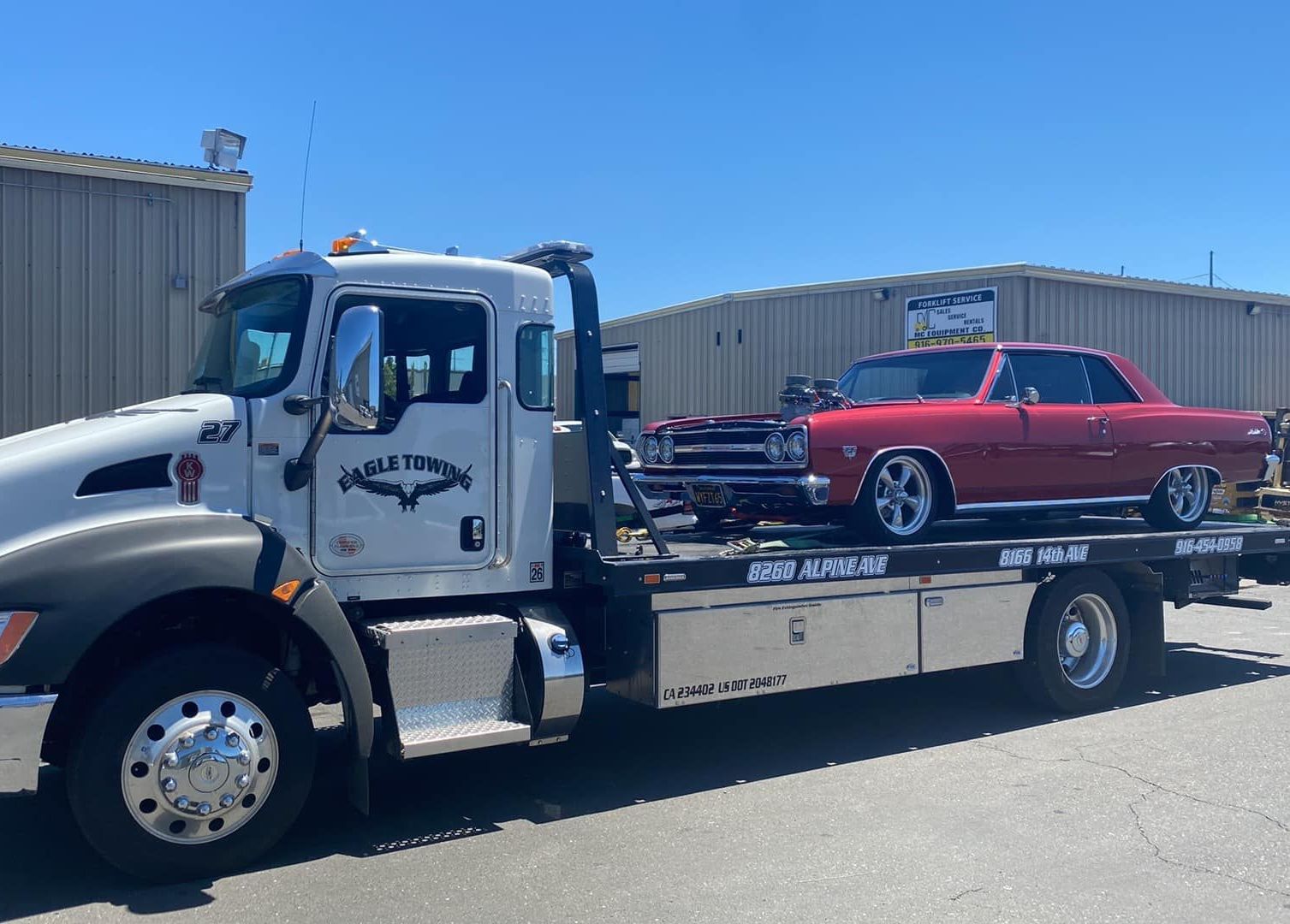Truck With SUV — Lockouts in Sacramento, CA Truck With SUV — Lockouts in Sacramento, CA