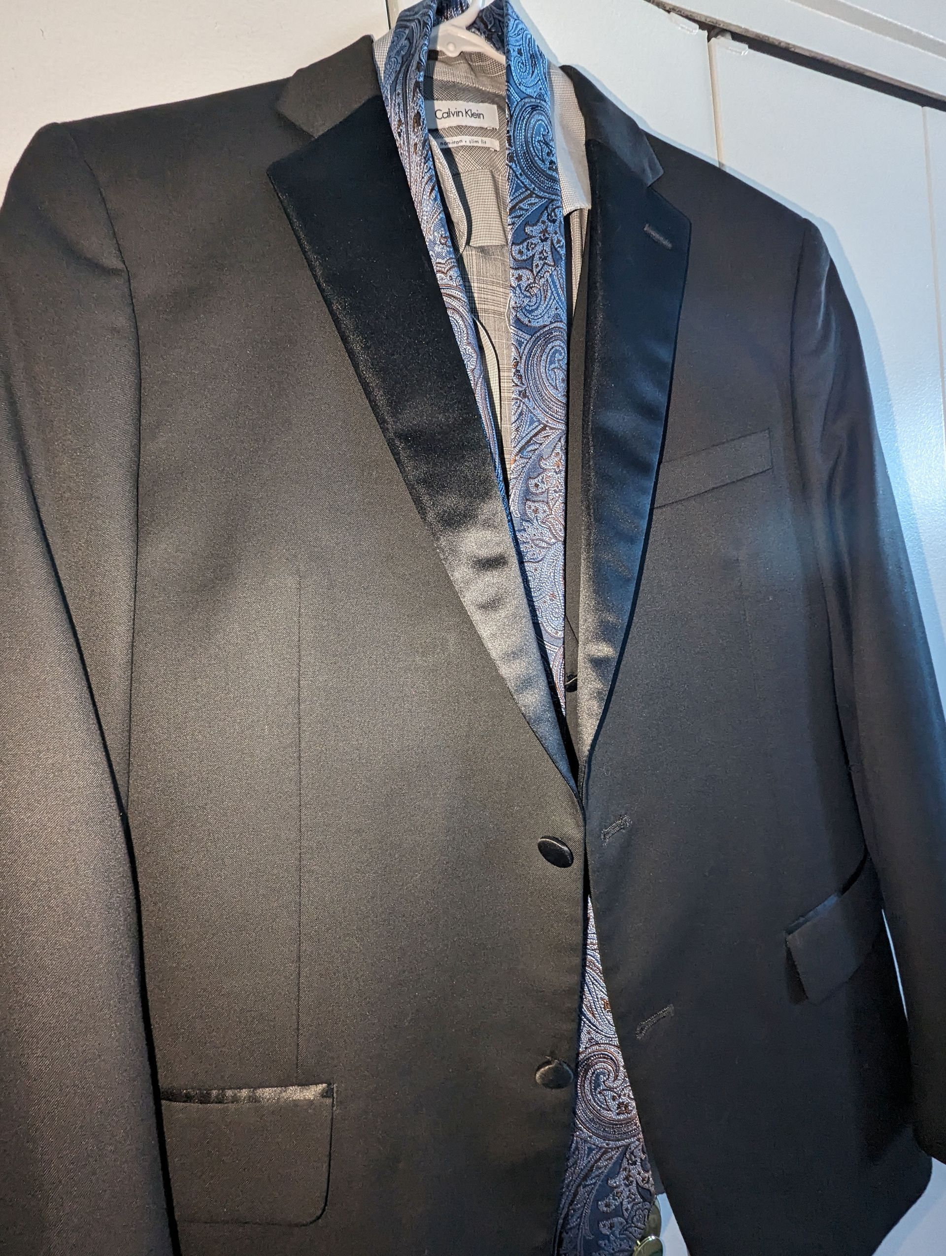 Calvin Klein Suit & Apparel (2024)
