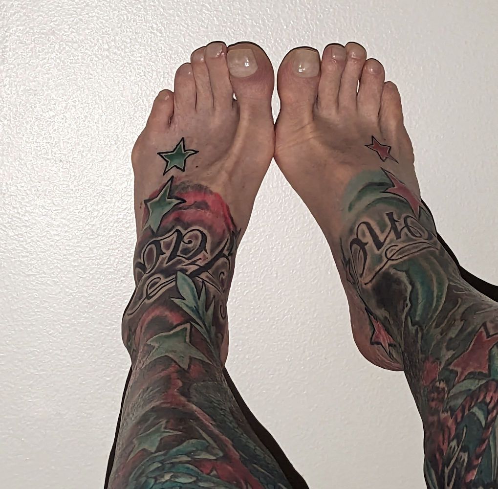 John Quinlan Legs & Feet Tattoos Sleeves 2023