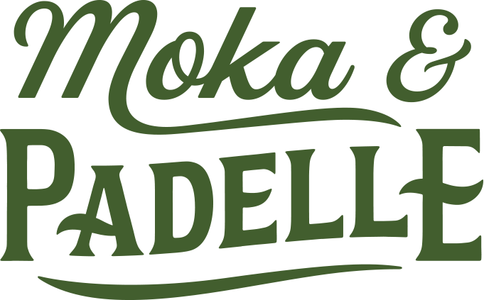 Logo Moka e Padelle con icone di pentole verdi che circondano il nome del marchio.