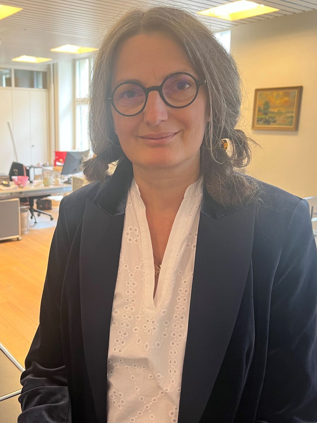 Myriam Zehnder, erfahrene Assistentin in Zug und Zürich, spezialisiert auf administrative Unterstützung von Anwälten und Notaren
