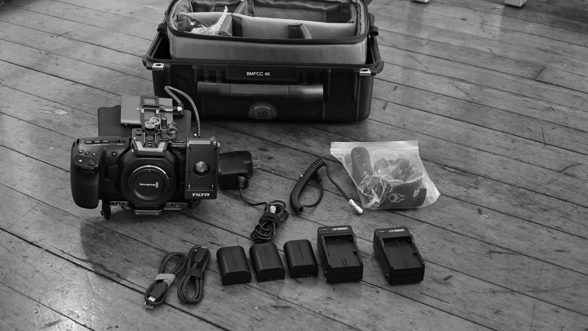 Blackmagic Design Pocket Cinema Camera 4K - Basic Package