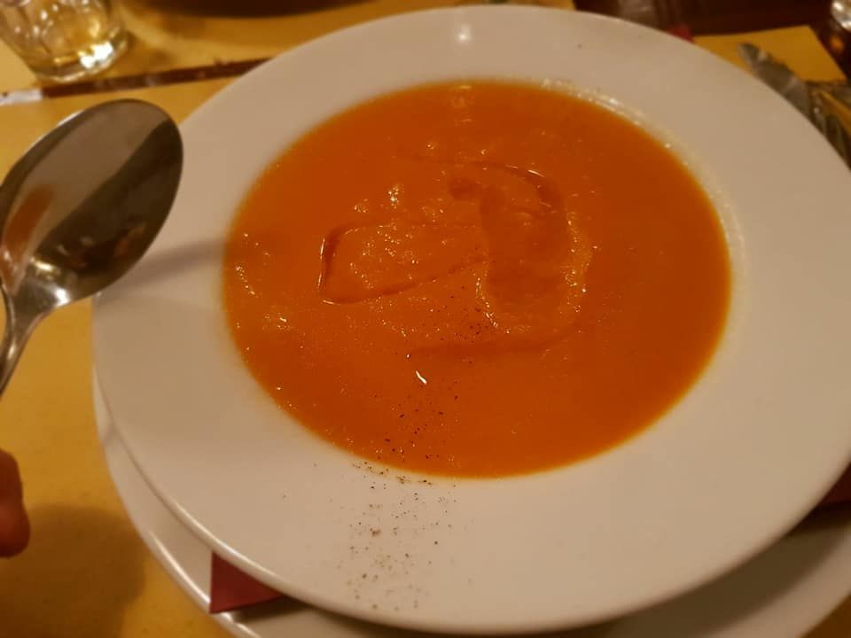 zuppa con tartufo grattugiato