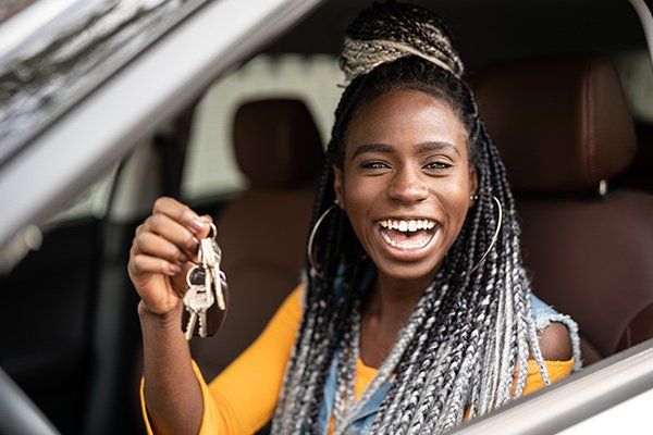 A student getting driving lessons near Covington, OH