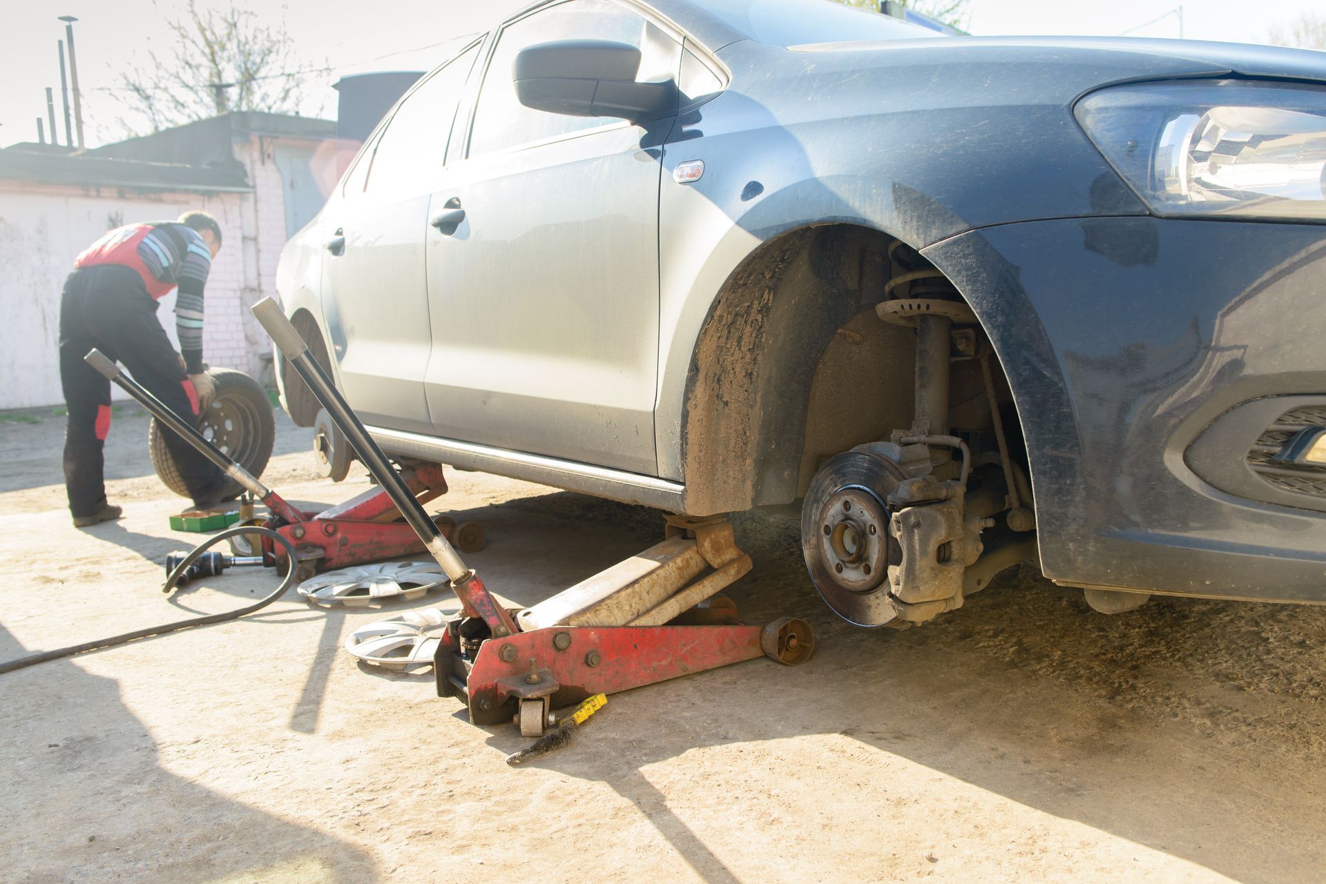 Mobile Tire Replacement Service For A Passenger Vehicle | TireXpress Mobile Tire & Auto Repair