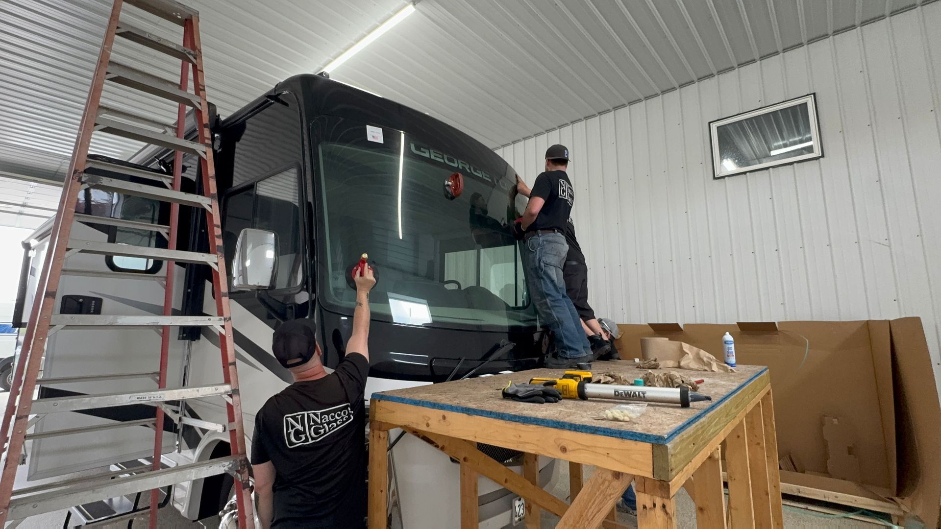 RV & Motorhome windshield repair in Orland Park, IL RV & Motorhome windshield repair in Orland Park, IL