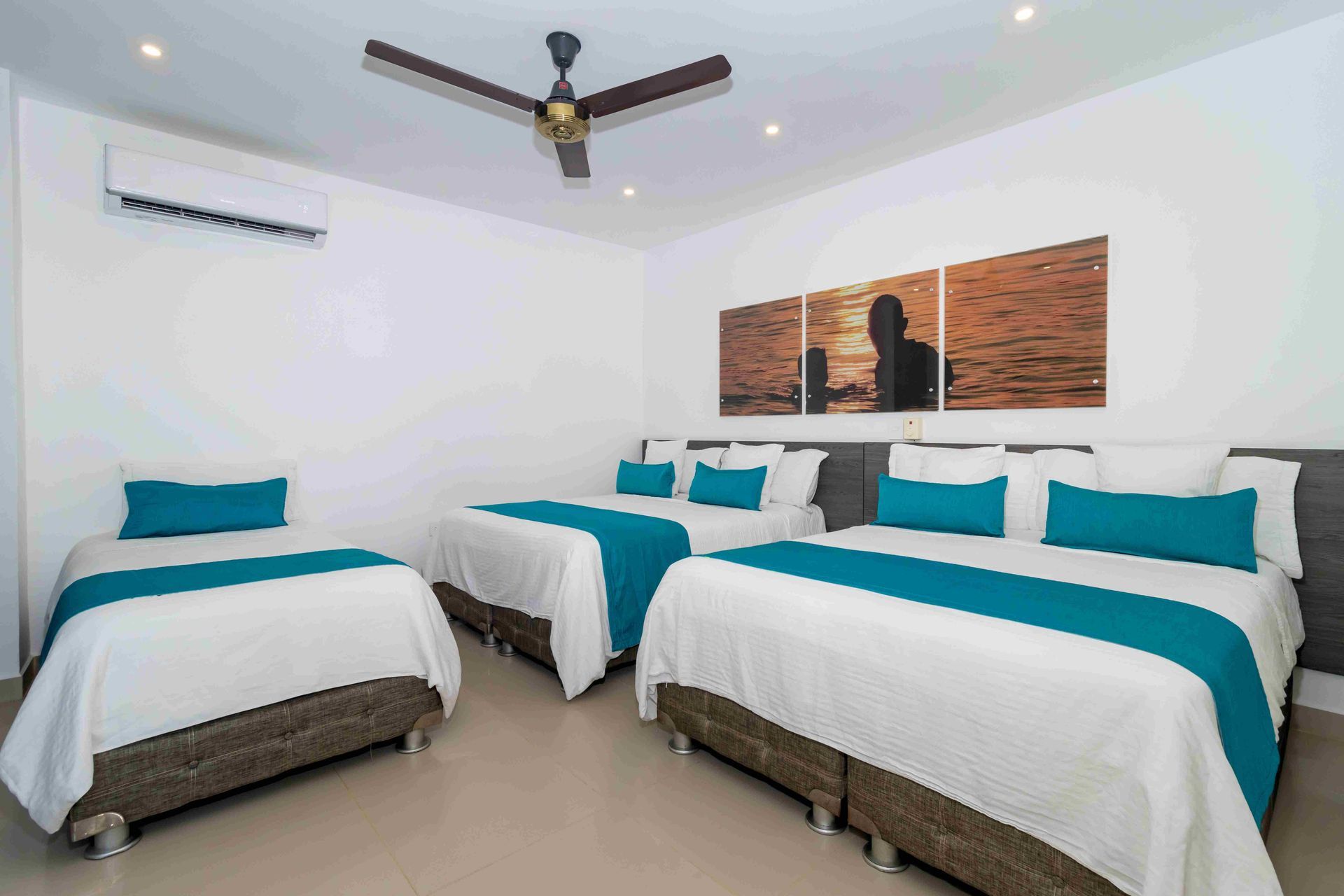Habitación múltiple en Hotel Poblado con capacidad para grupos en tus próximas vacaciones en coveñas