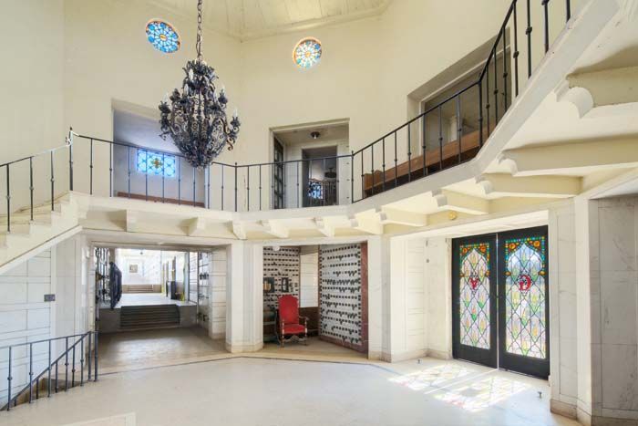 Photos of location, mausoleum and cemetery of
Abbot & Hast Mortuary, Inc. in Los Angeles, CA