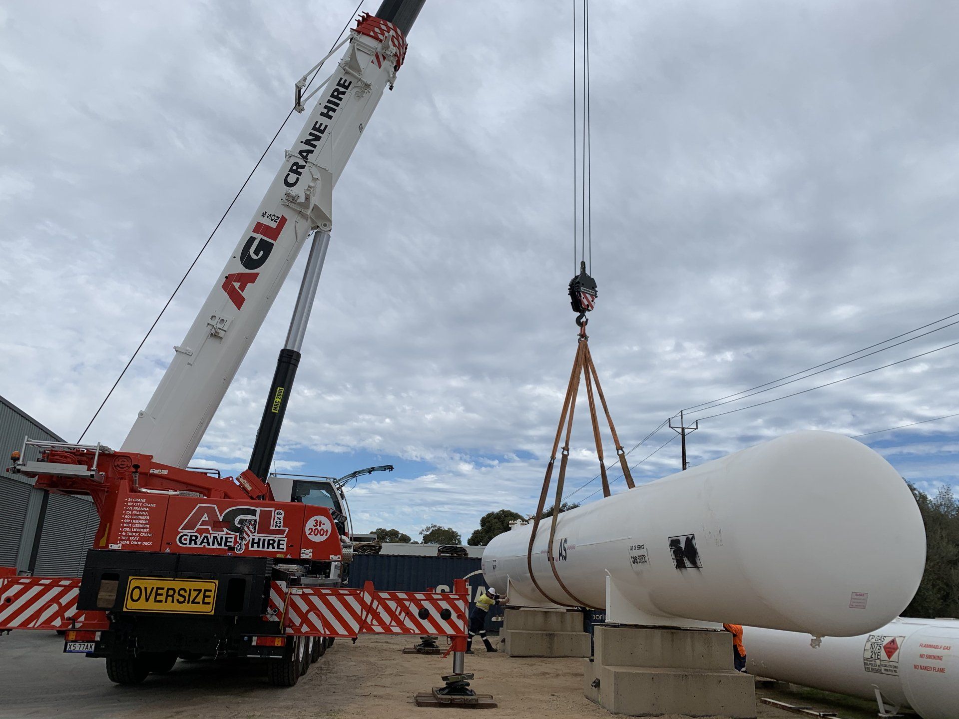 Long Gas Cylinder — Adelaide, SA — AGL & Son Crane Hire