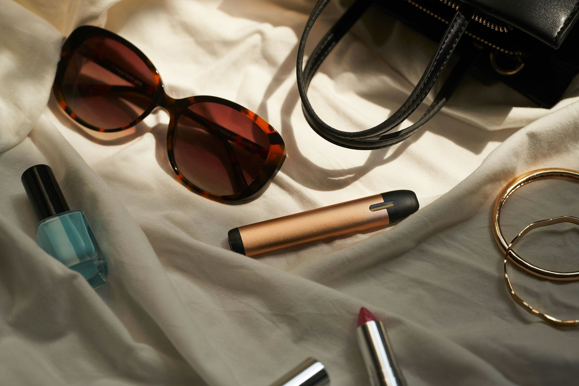 Vape with Jewelries and Accessories