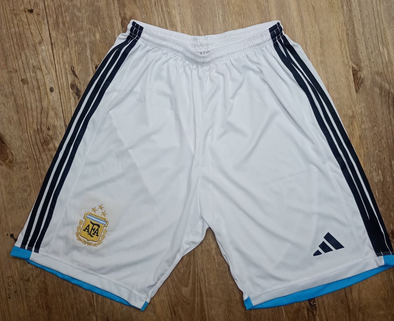 Pantalones cortos blancos de la selección argentina de fútbol