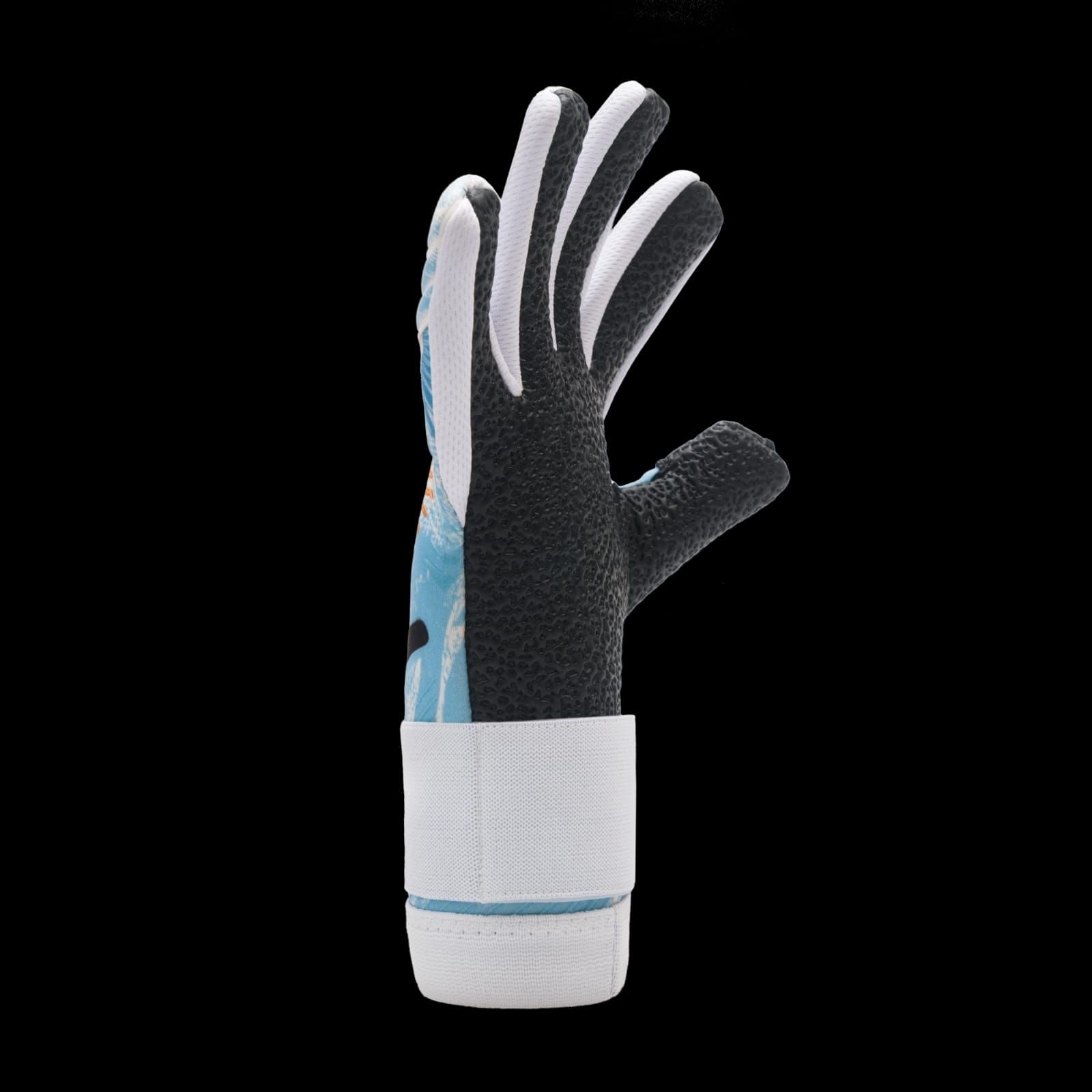 Anuncio de guantes de portero argentinos con guantes negros y azul claro y texto con las características del producto.