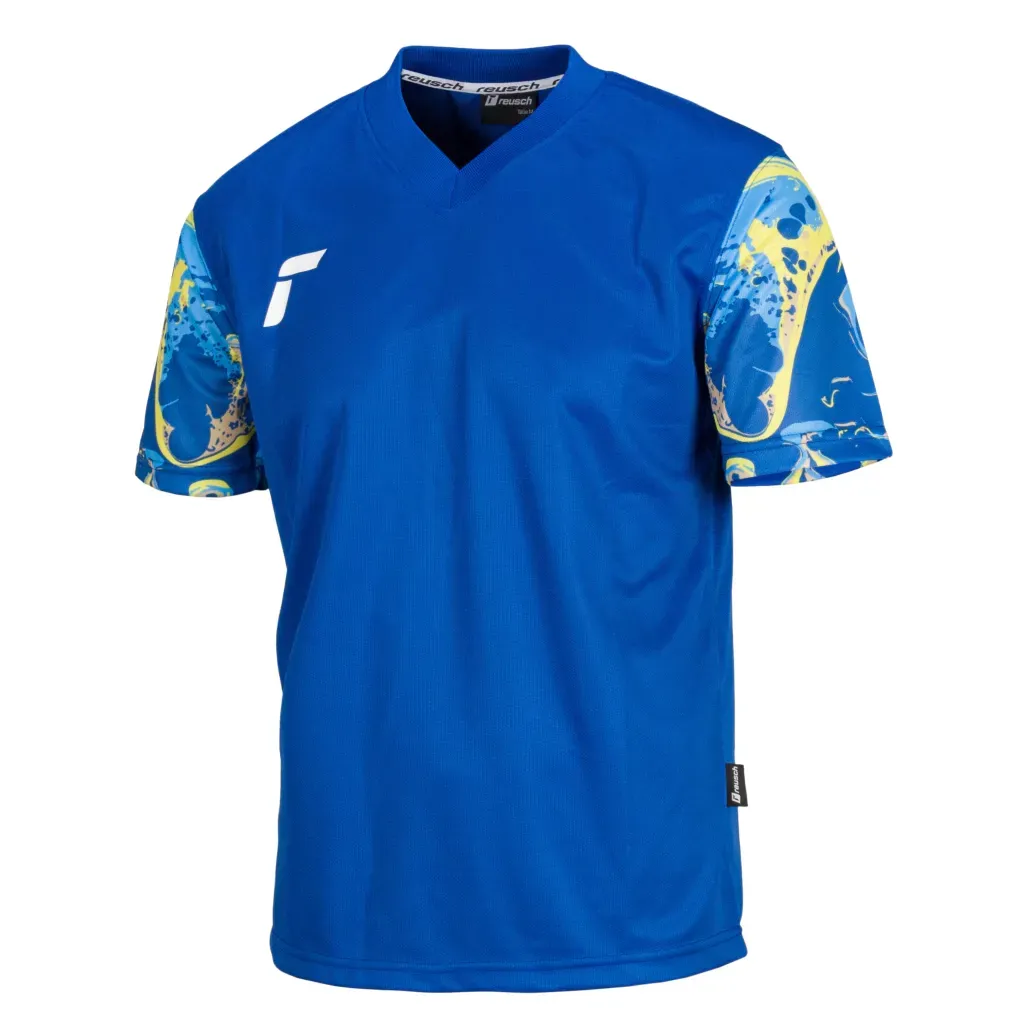 Una camiseta deportiva azul con cuello en V, logotipo blanco en el pecho