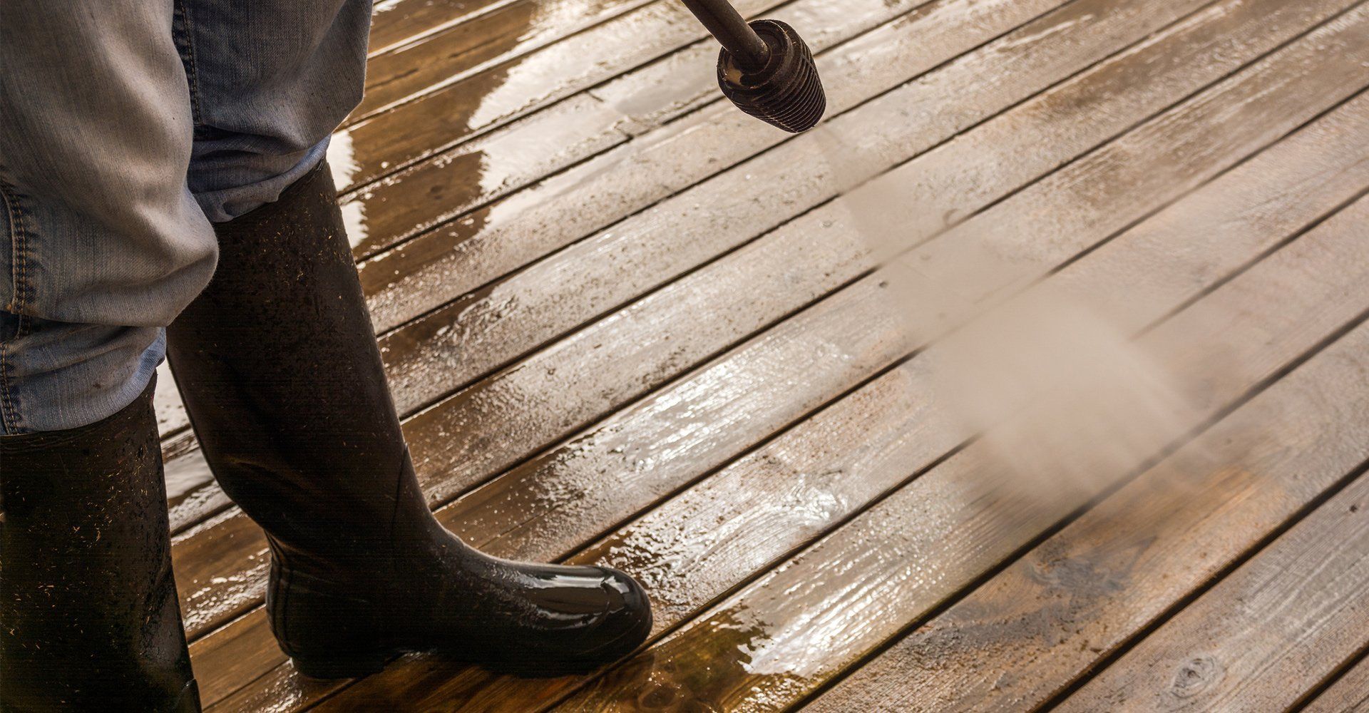 Pressured Water Deck | Akron, OH | AA Power Washing, LLC