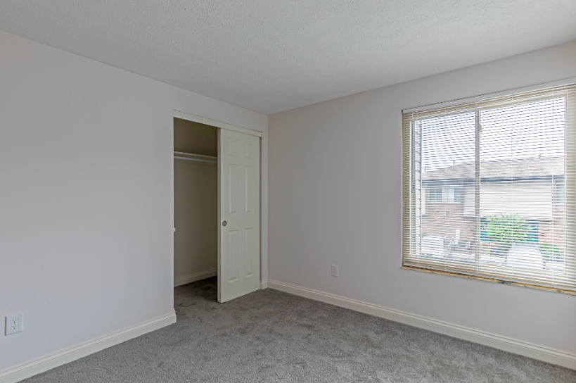 Rocky Creek Townhouse Apartments bedroom