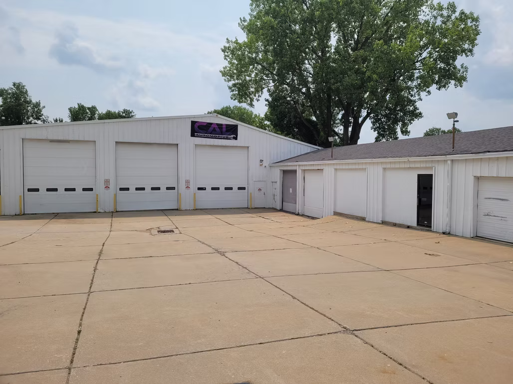 Shop outside | CAL Automotive