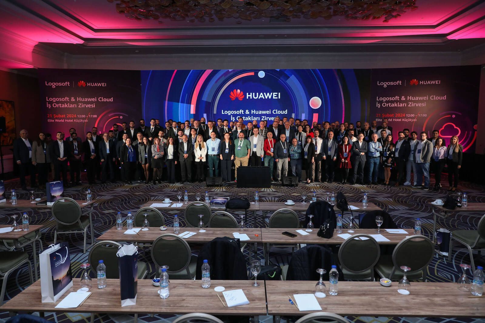 Hillary Event Istanbul