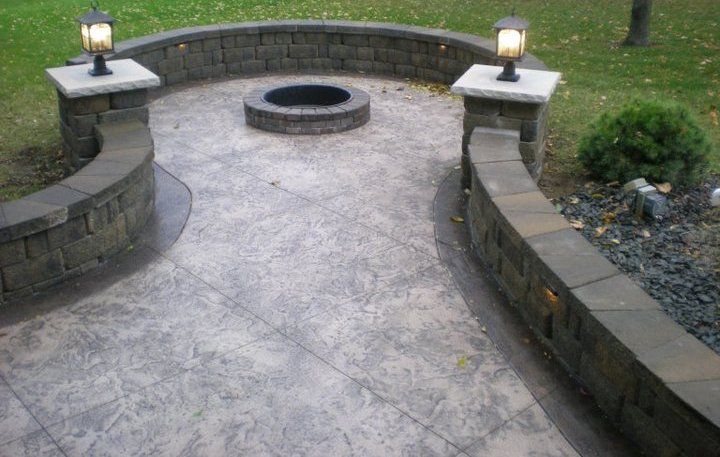 Nice ornate circular patio — Cedar Rapids, IA — Earthworks Concrete