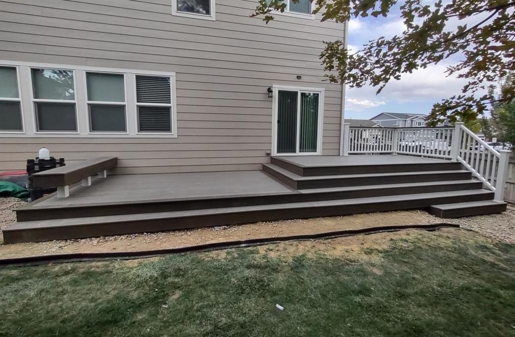 deck stairs with no railings