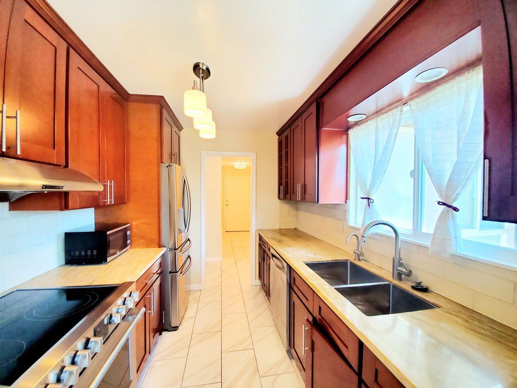 819 N Humboldt kitchen