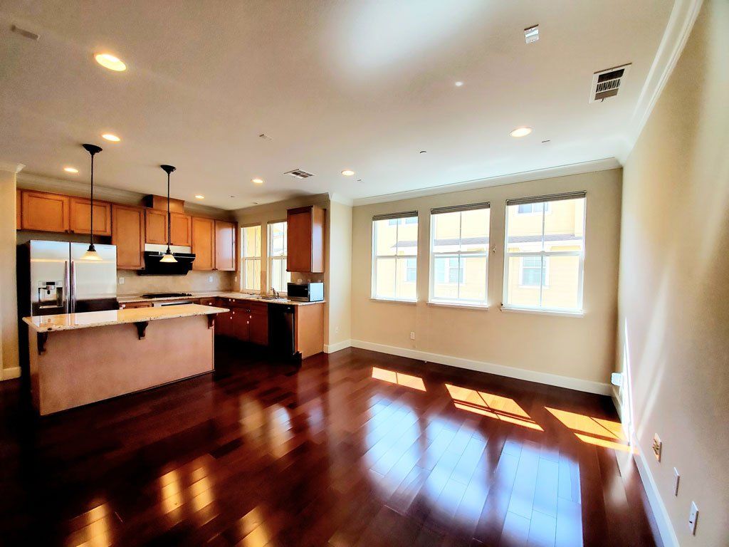 206 Demi combined dining and kitchen