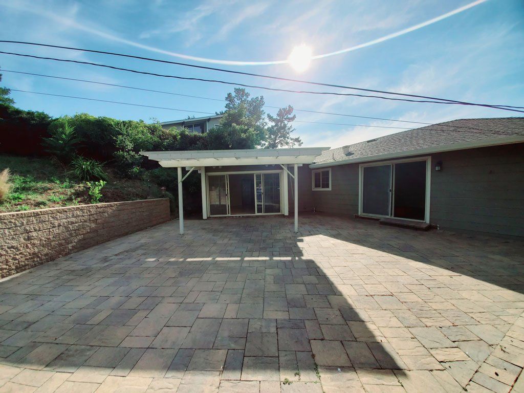 2745 Summit exterior front