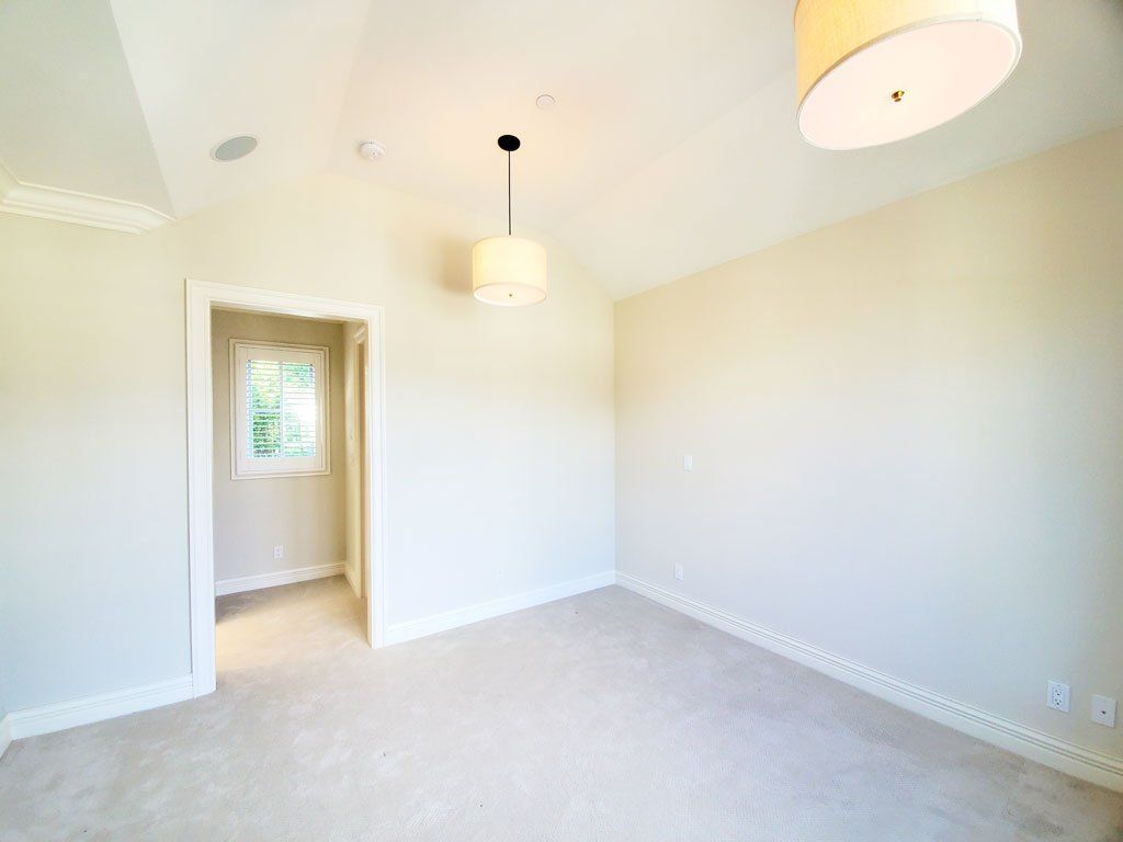 739 Fremont bedroom