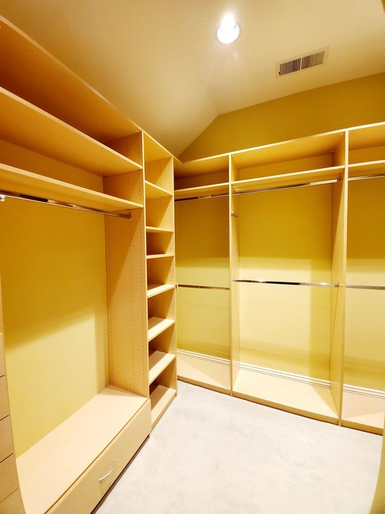 739 Fremont closet