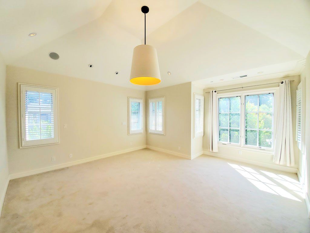739 Fremont bedroom